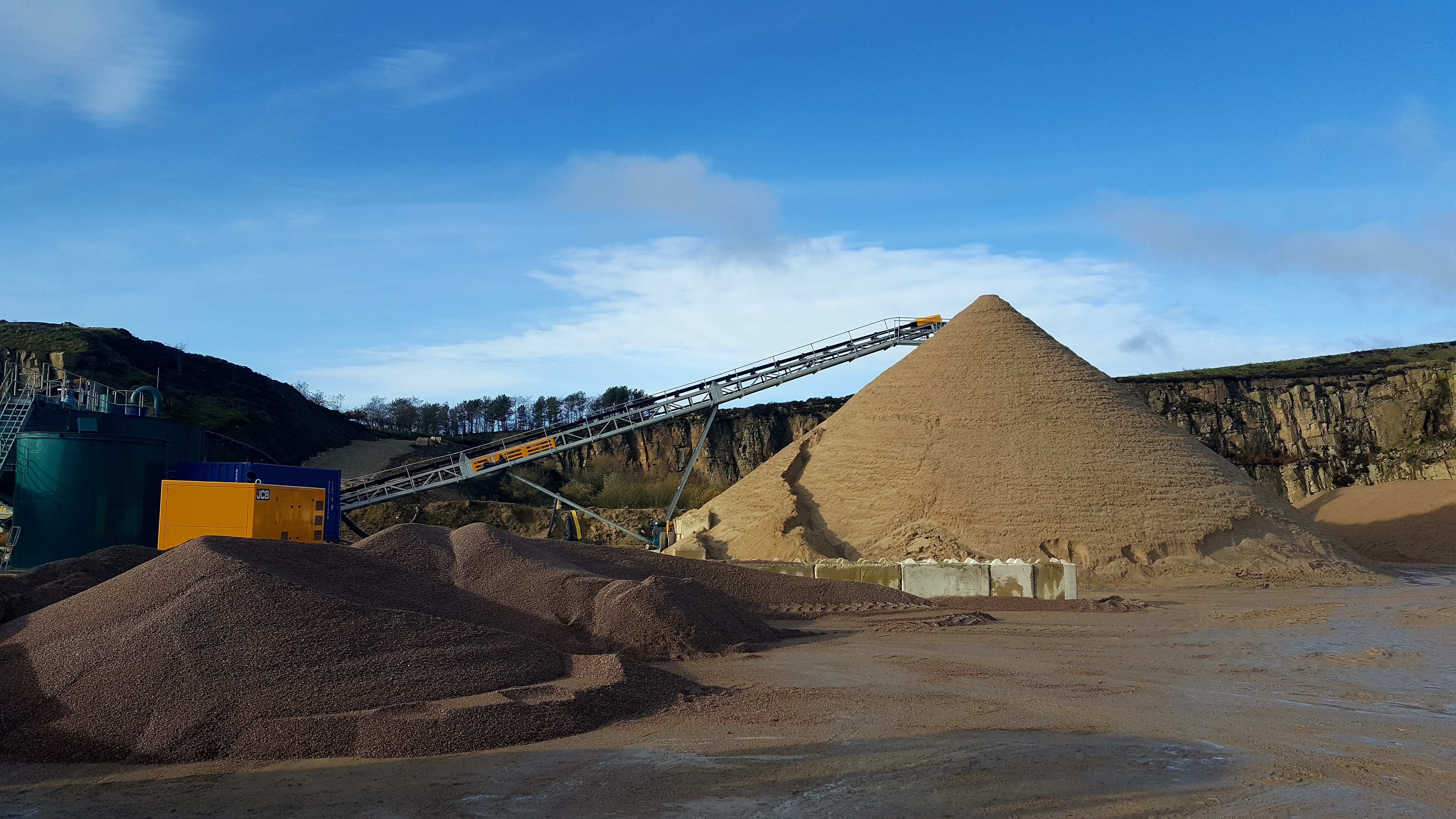 Processing aggregates at Montcliffe Quarry